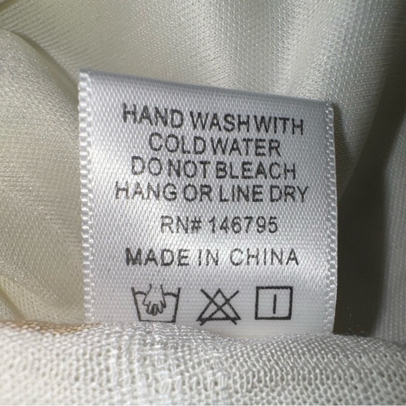 Altar'd State Cream Puff Sleeve Crop Blouse. Size Small. NWT - Picture 14 of 14